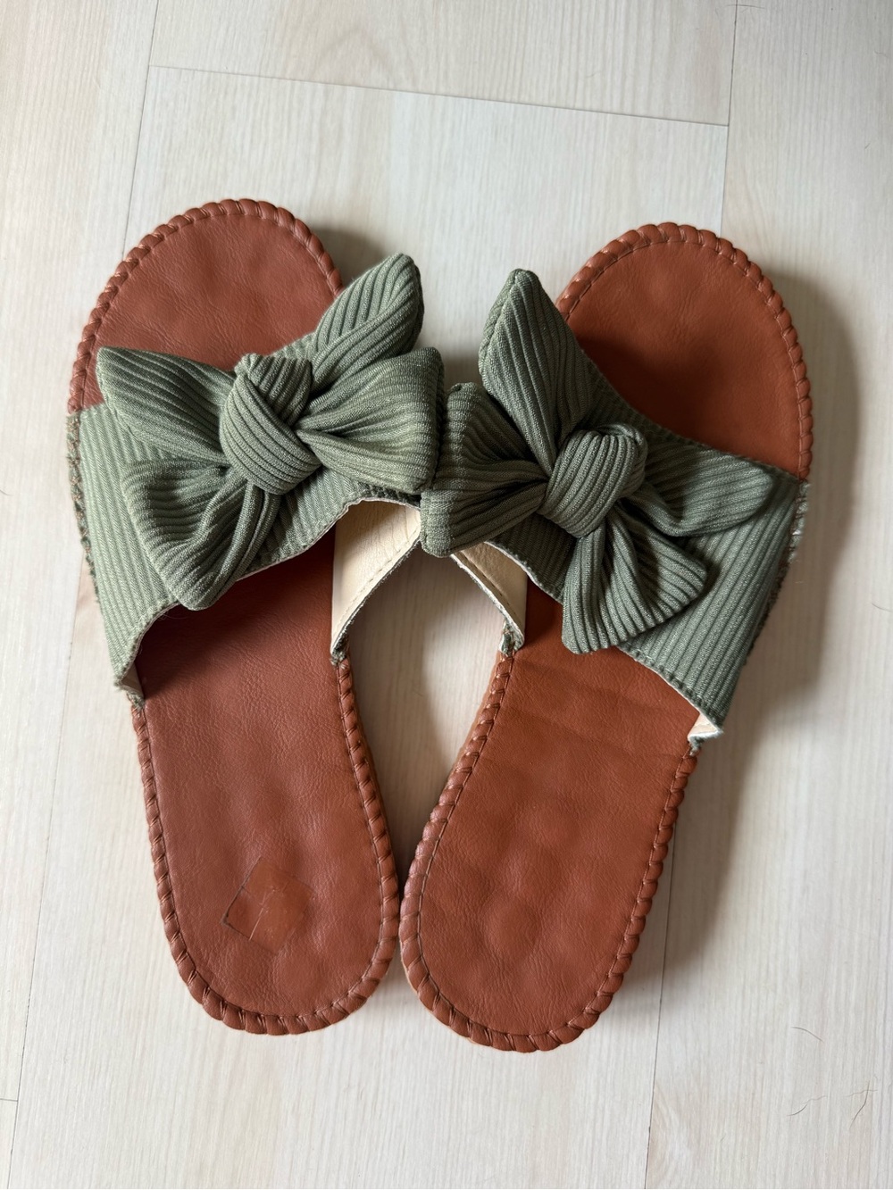 Olive Knot Bow Slide Sandals for Women